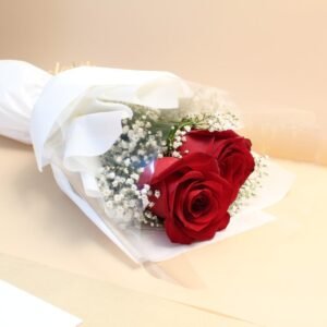 The Little Rose Bouquet – 2 Roses for a Sweet Surprise in Qatar