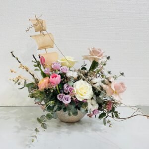 Fresh Spring Charm Vase – Elegant Flower Delivery in Qatar