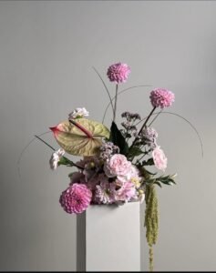 Pink Harmony Luxe Floral Arrangement – Modern Artistic Design