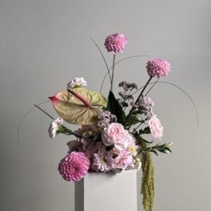 Pink Harmony Luxe Floral Arrangement – Modern Artistic Design